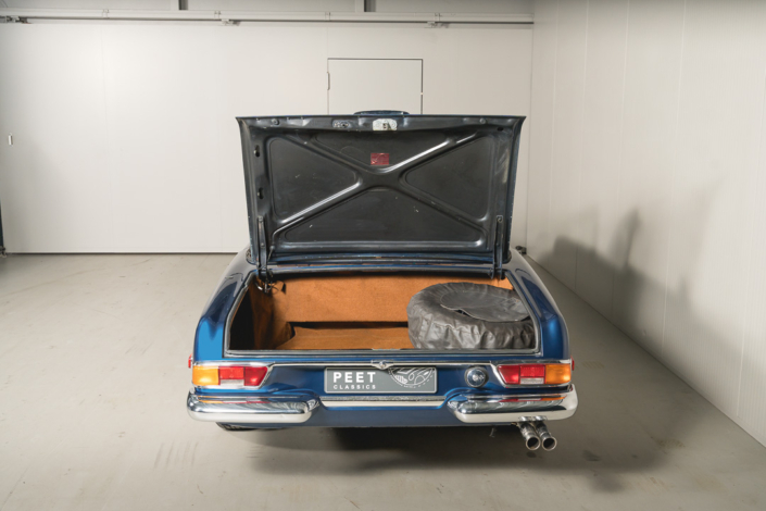 PeetClassics-MercedesBenz280SL-Rauwworks-W-070