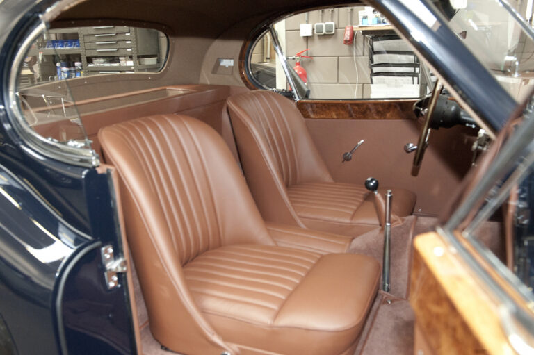 Jaguar XK120 FHC