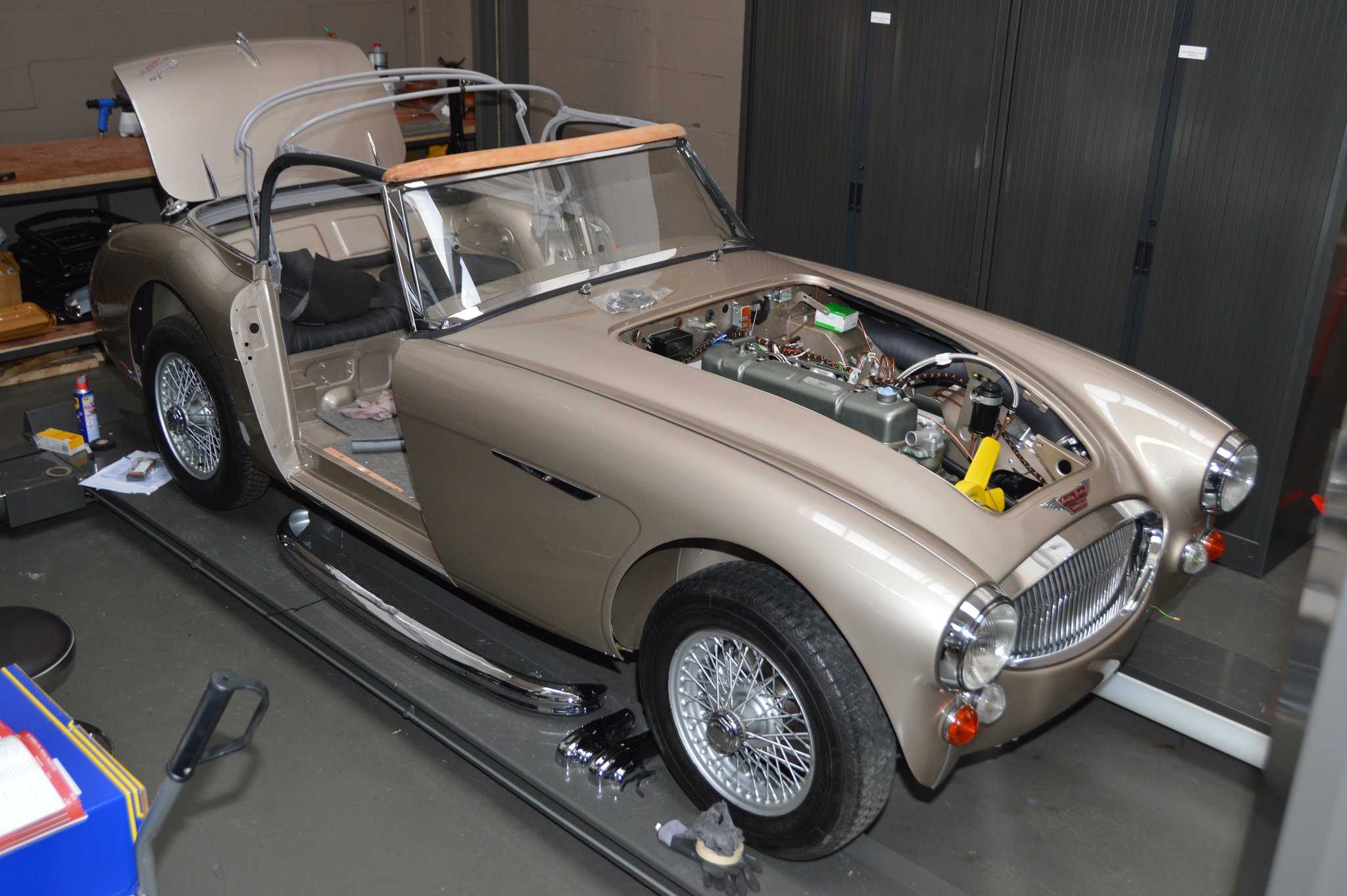 Austin Healey MKIII 3000 Golden Beige – 10