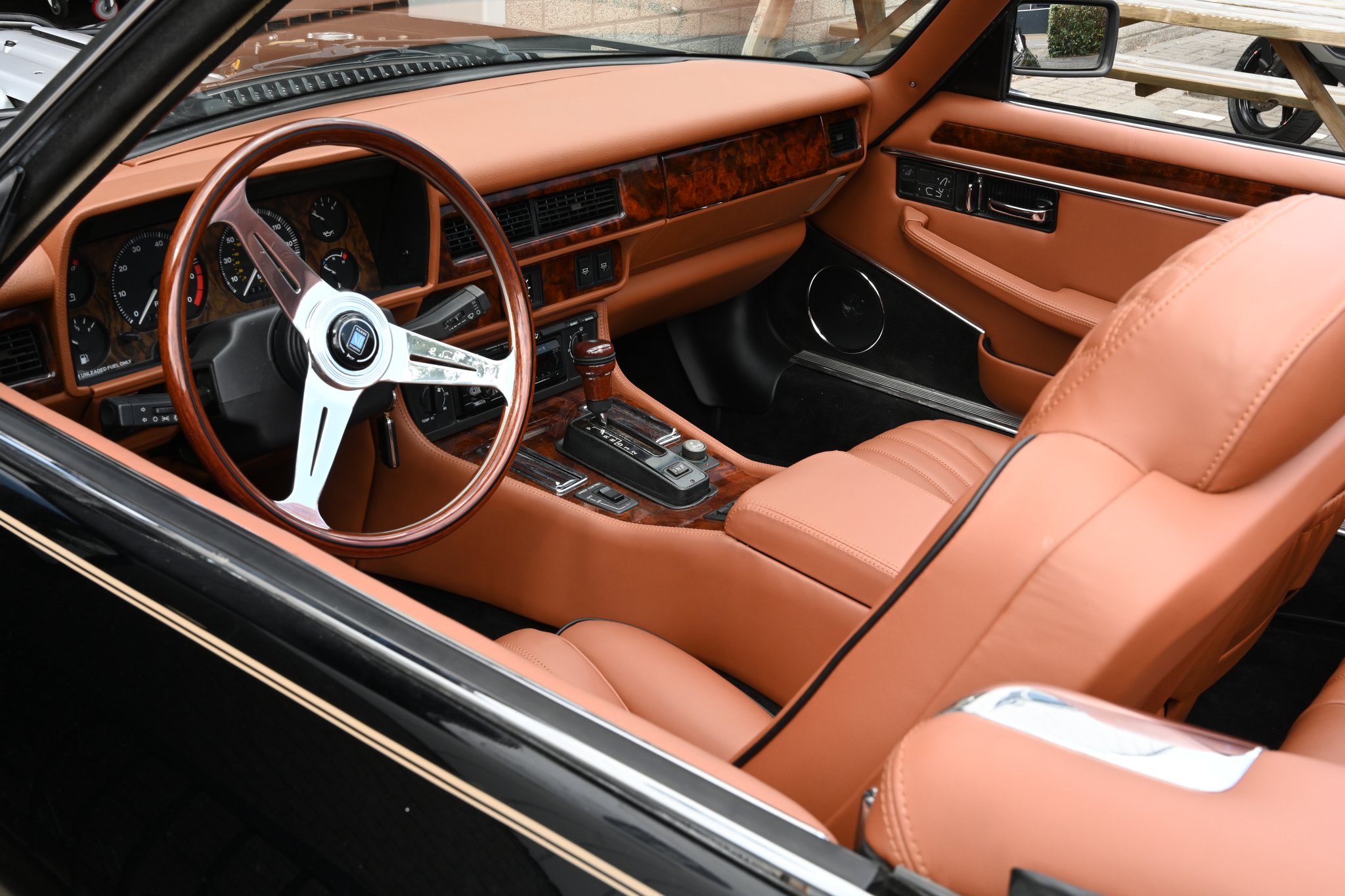 Jaguar XJS custom interior – 14