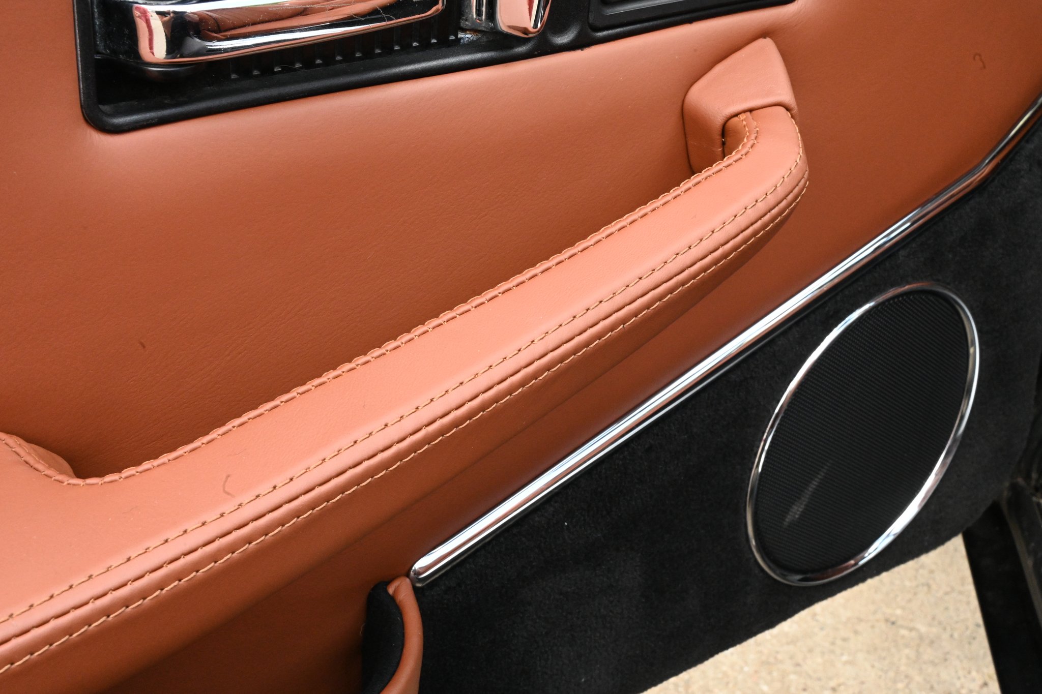 Jaguar XJS custom interior – 22