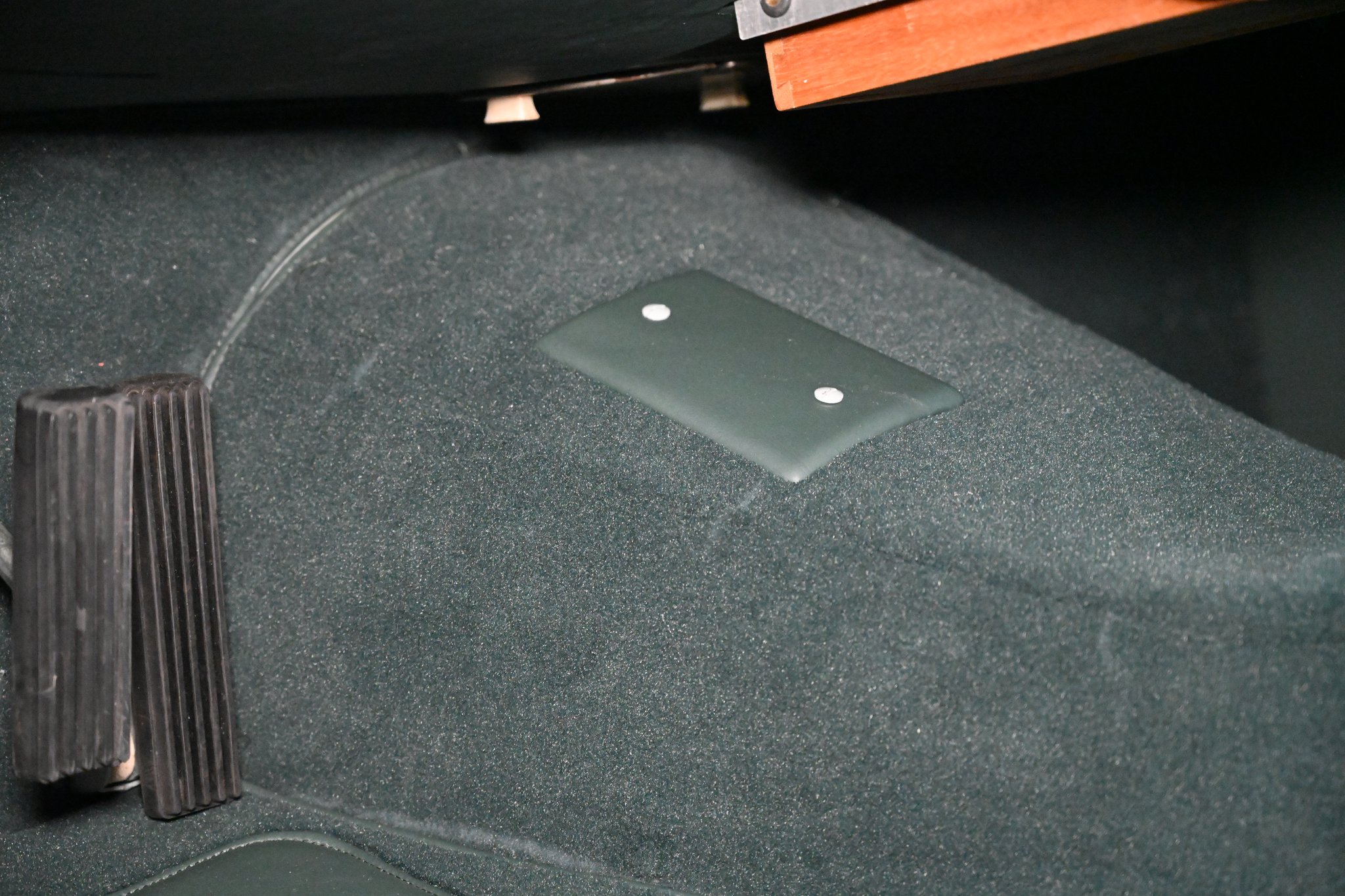 Jaguar XK 120 DHC Interior – 26