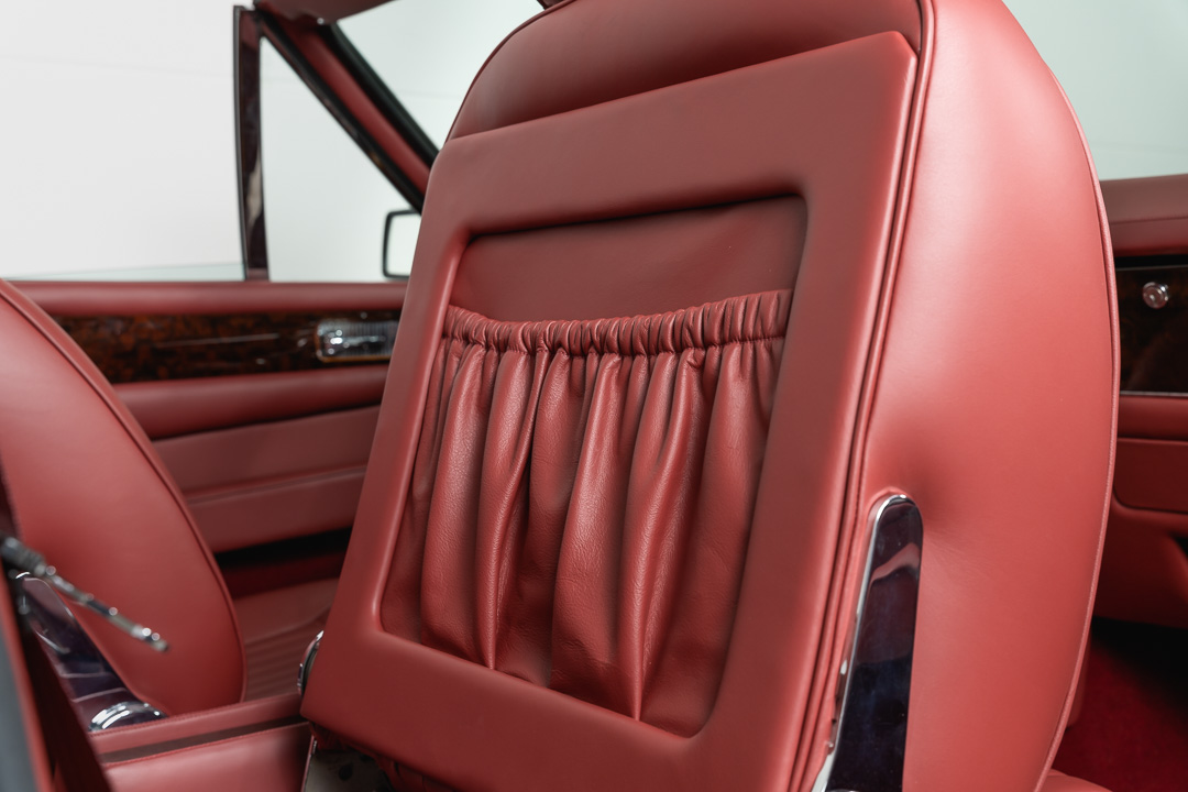 Aston Martin V8 Volante – 15