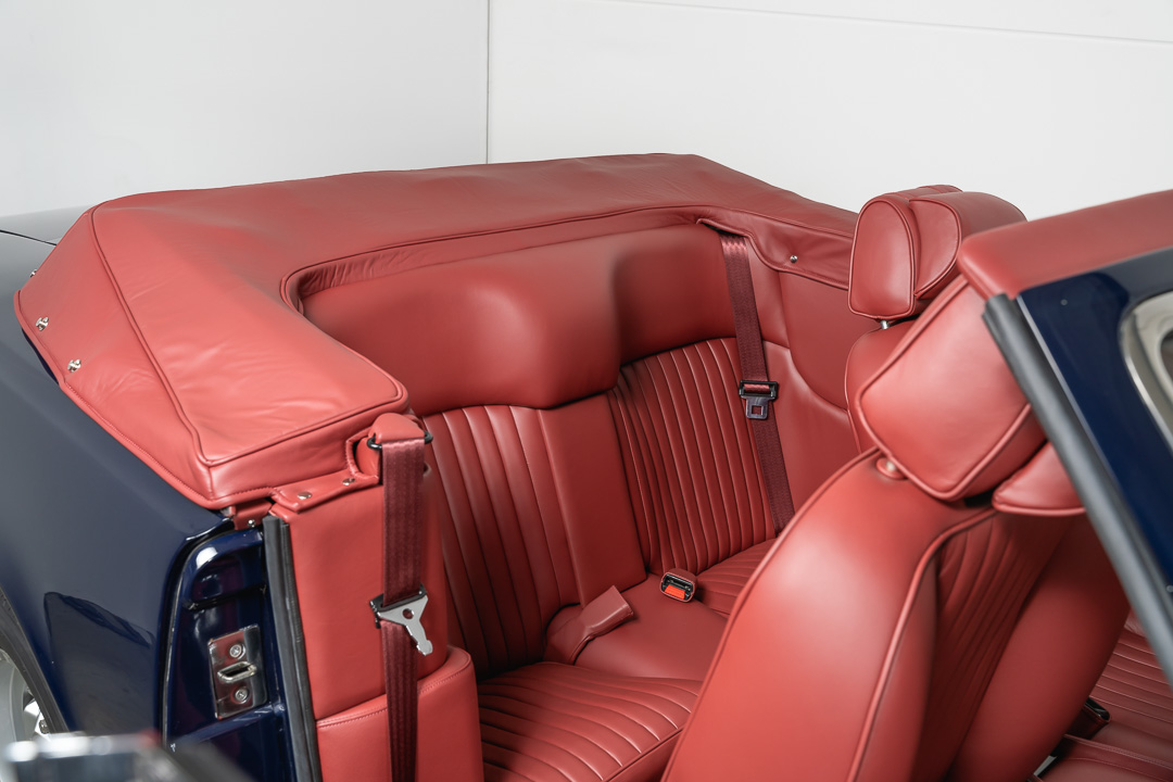 Aston Martin V8 Volante – 16