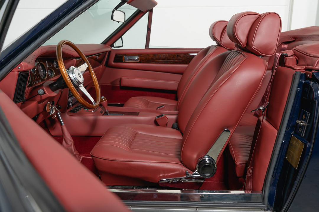 Aston Martin V8 Volante – 25