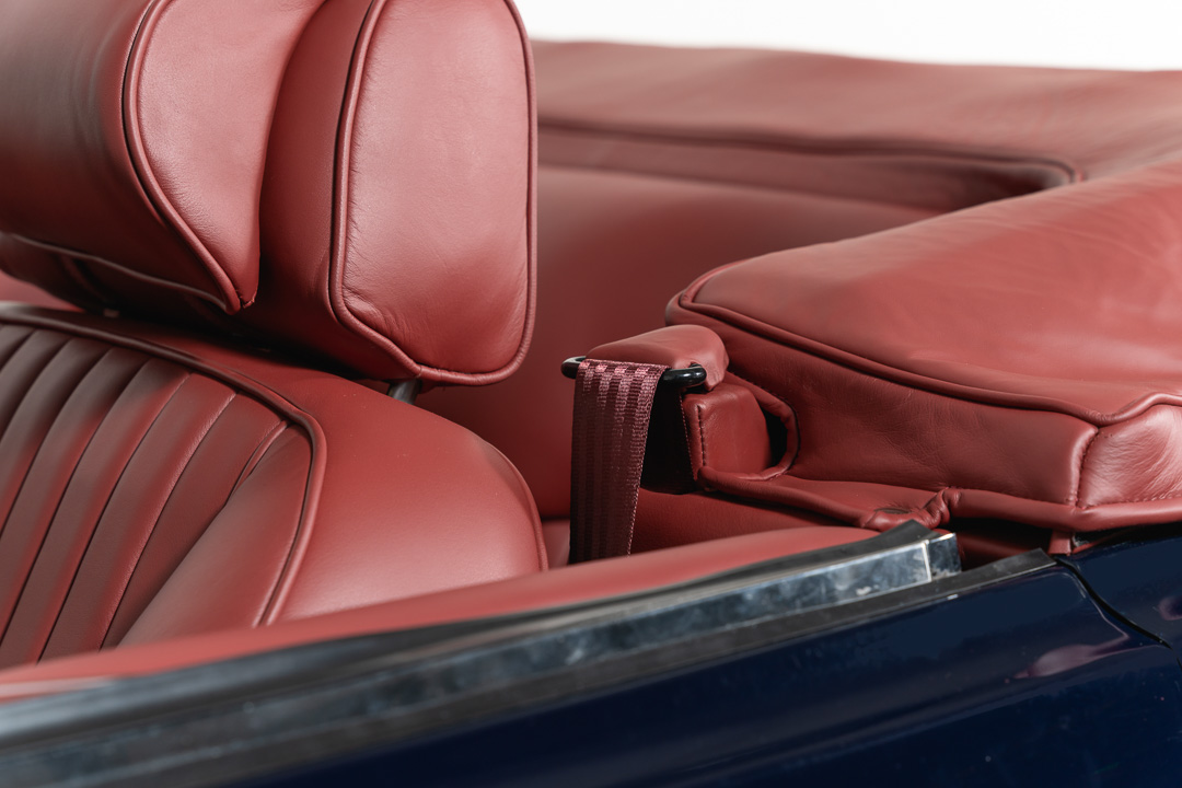 Aston Martin V8 Volante – 27