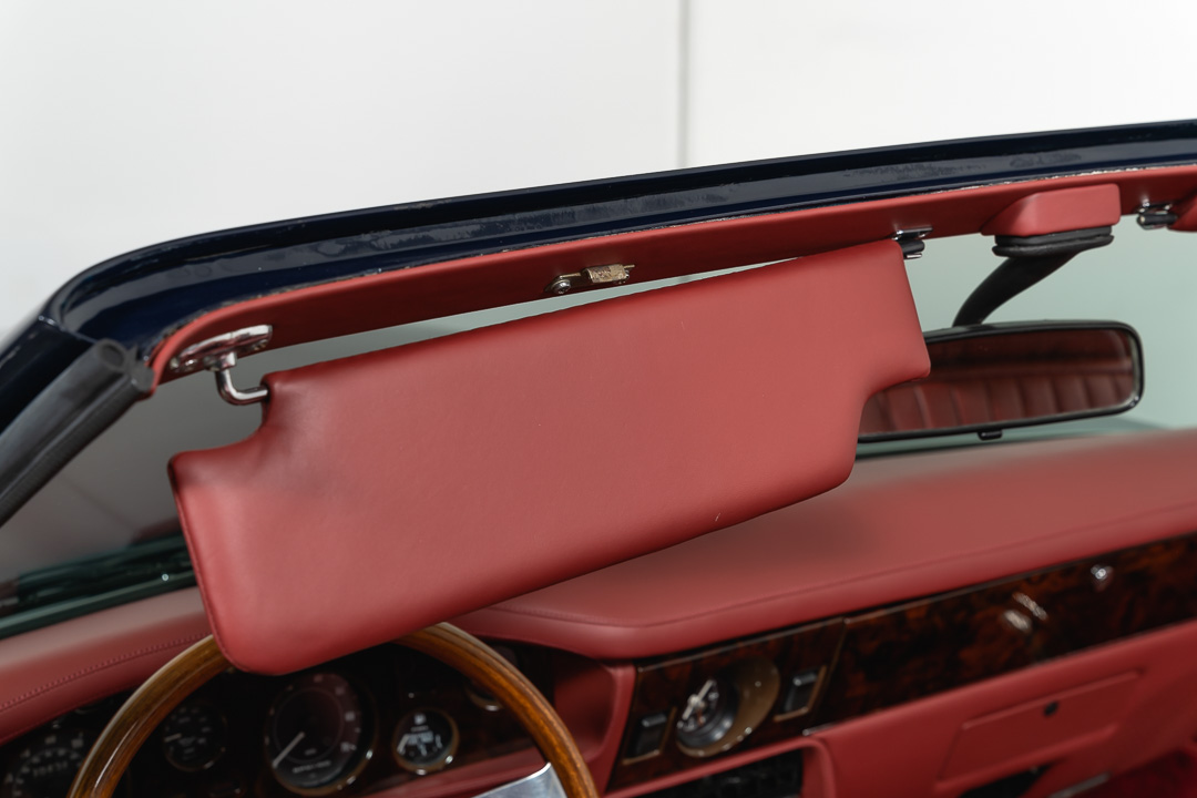 Aston Martin V8 Volante – 38