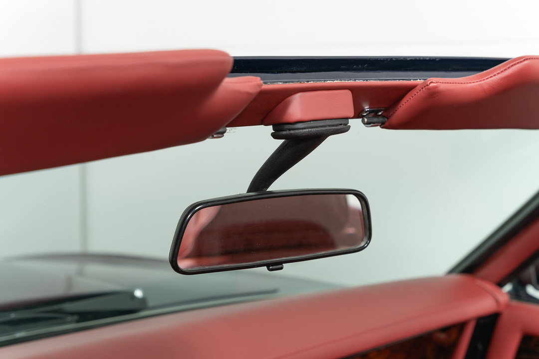 Aston Martin V8 Volante – 39