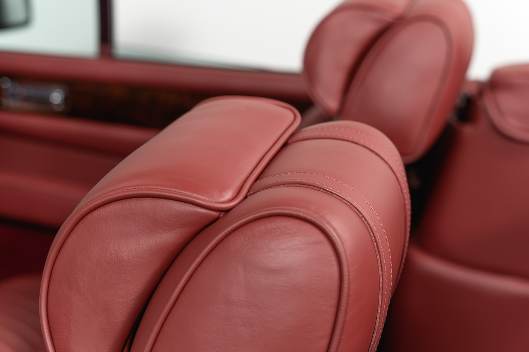Aston Martin V8 Volante – 48