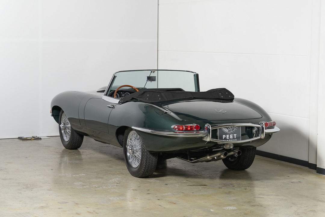 Jaguar E-type 4.2 OTS (Opalescent Dark Green) – 5