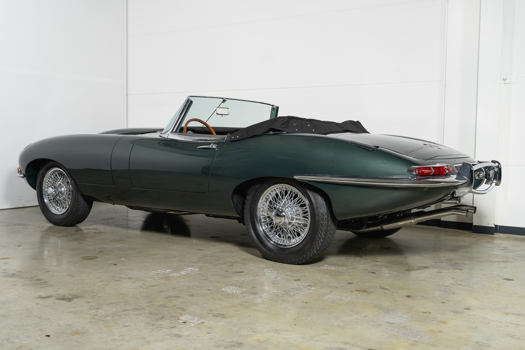 Jaguar E-type 4.2 OTS (Opalescent Dark Green) – 6