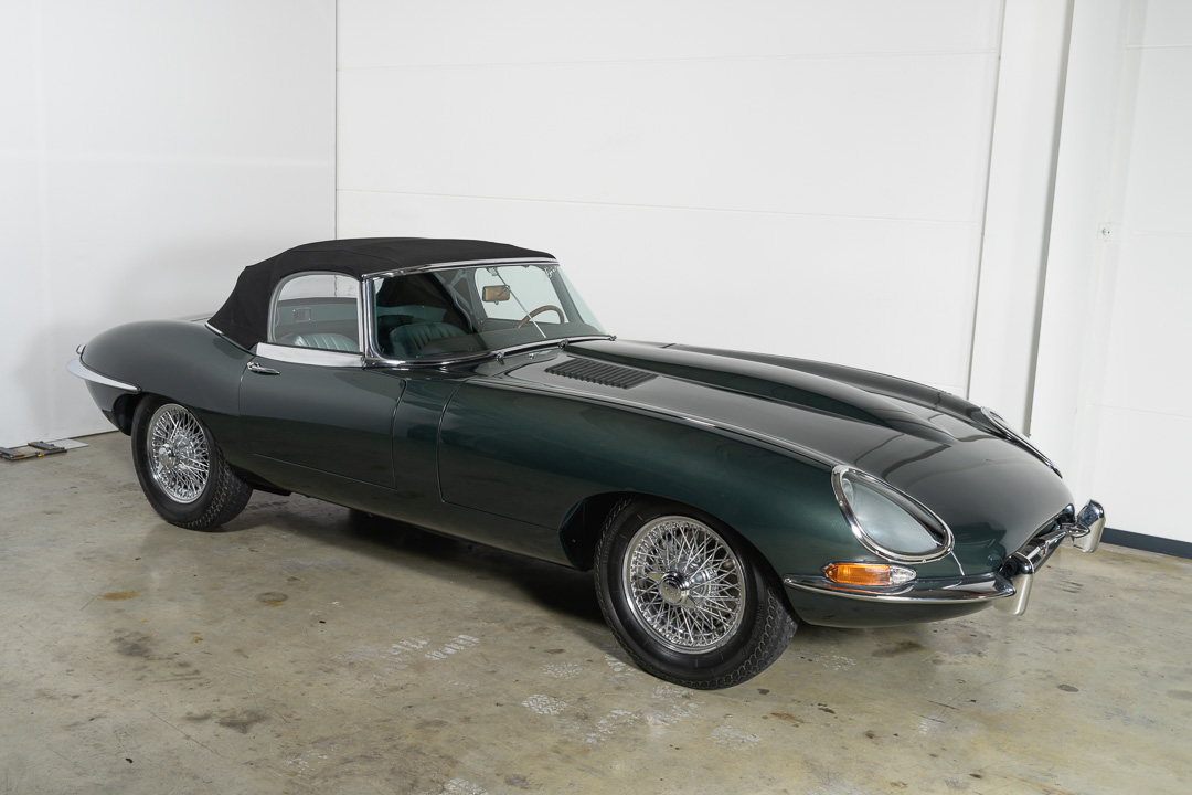 Jaguar E-type 4.2 OTS (Opalescent Dark Green) – 8