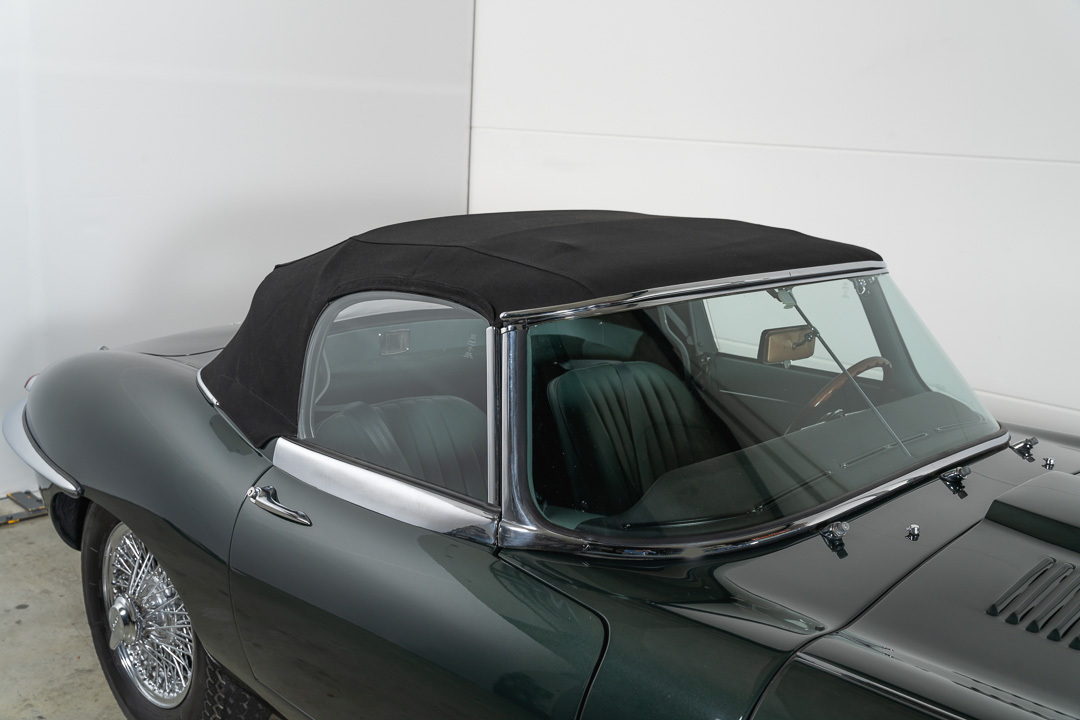Jaguar E-type 4.2 OTS (Opalescent Dark Green) – 12