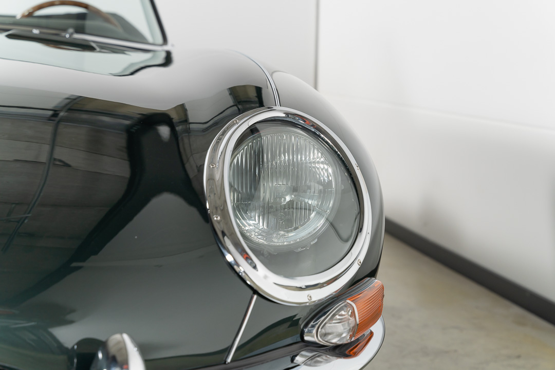 Jaguar E-type 4.2 OTS (Opalescent Dark Green) – 17