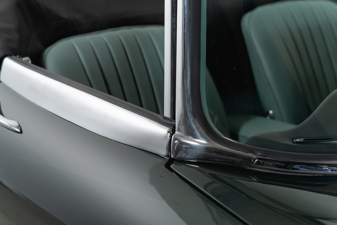 Jaguar E-type 4.2 OTS (Opalescent Dark Green) – 19