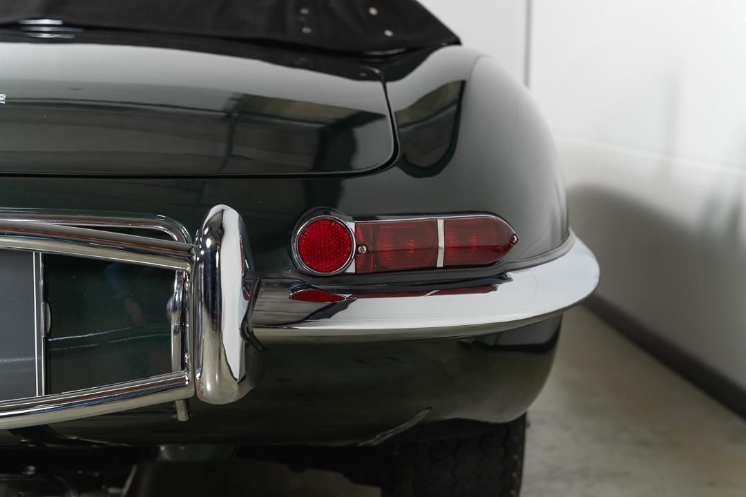 Jaguar E-type 4.2 OTS (Opalescent Dark Green) – 23