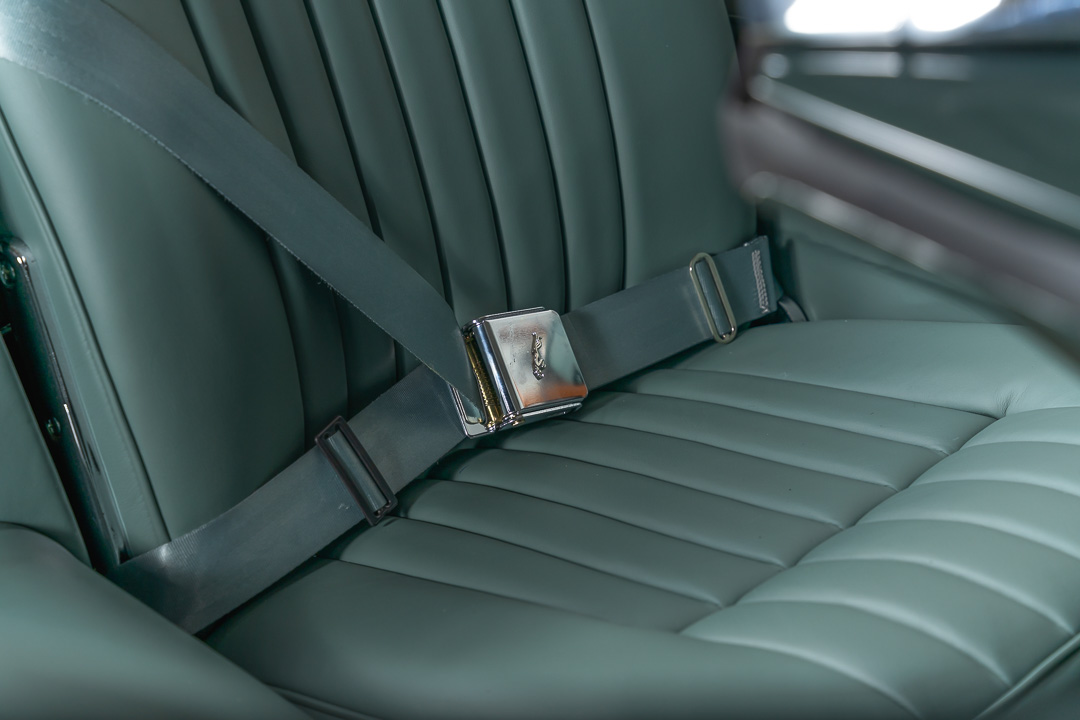 Jaguar E-type 4.2 OTS (Opalescent Dark Green) – 39