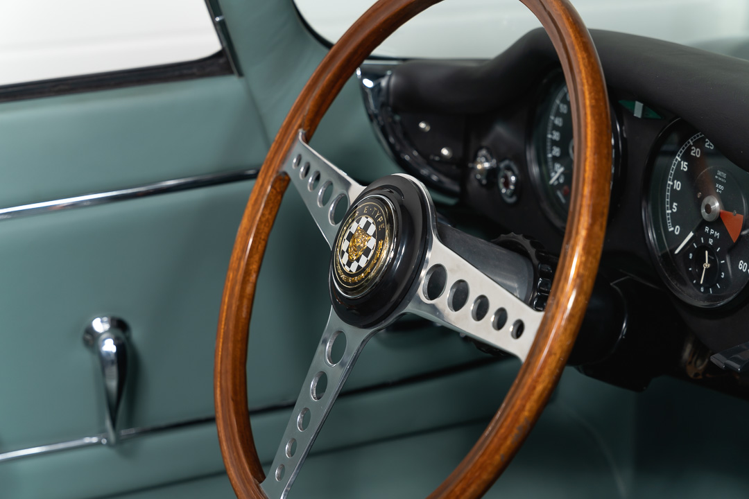 Jaguar E-type 4.2 OTS (Opalescent Dark Green) – 41