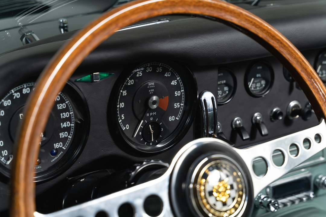 Jaguar E-type 4.2 OTS (Opalescent Dark Green) – 48