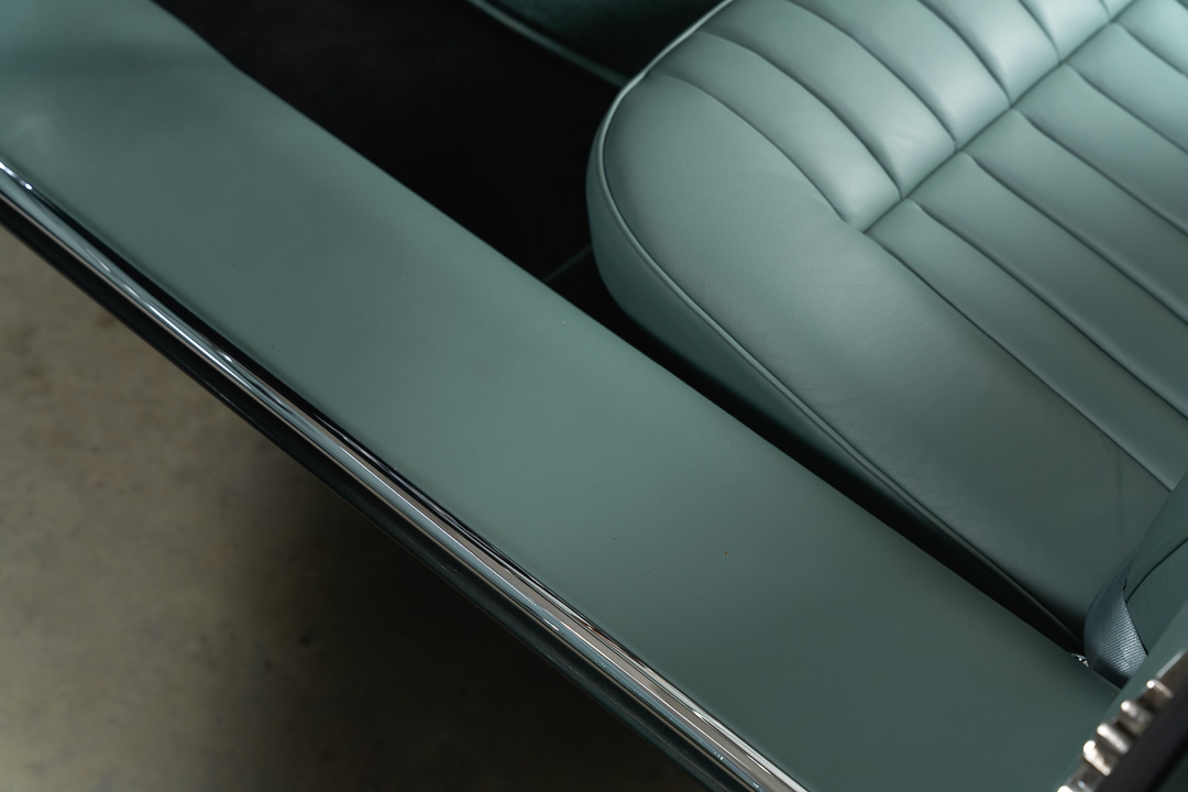 Jaguar E-type 4.2 OTS (Opalescent Dark Green) – 49