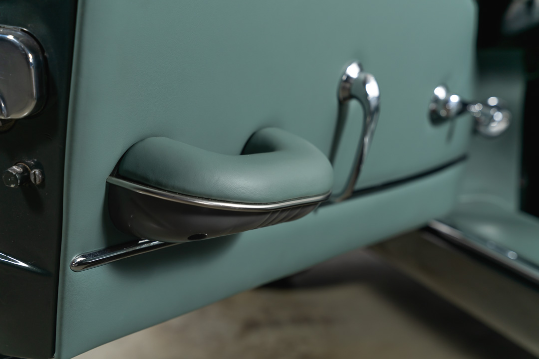 Jaguar E-type 4.2 OTS (Opalescent Dark Green) – 50