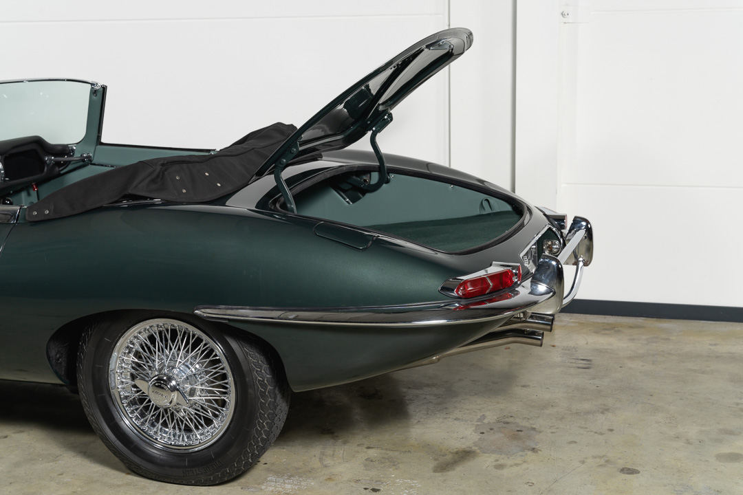 Jaguar E-type 4.2 OTS (Opalescent Dark Green) – 51