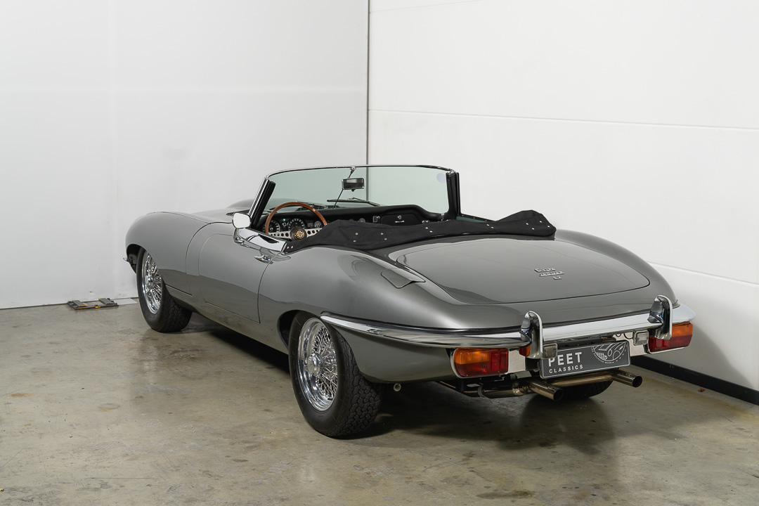 Jaguar E-type 4.2 OTS (Grijs) – 3