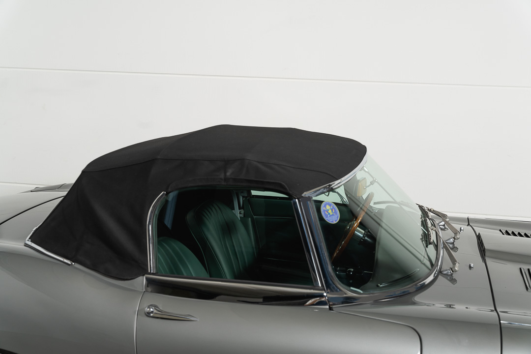 Jaguar E-type 4.2 OTS (Grijs) – 11