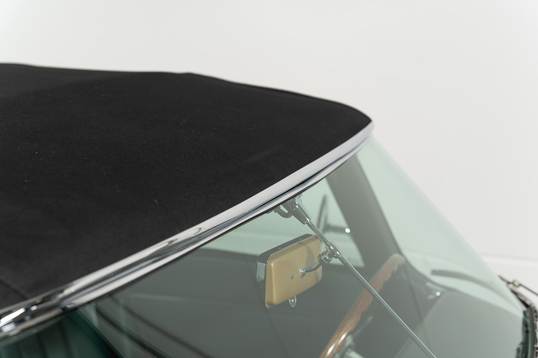 Jaguar E-type 4.2 OTS (Grijs) – 12