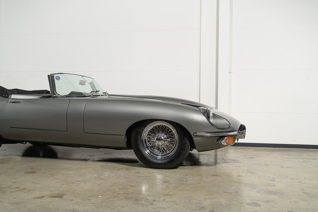 Jaguar E-type 4.2 OTS (Grijs) – 15