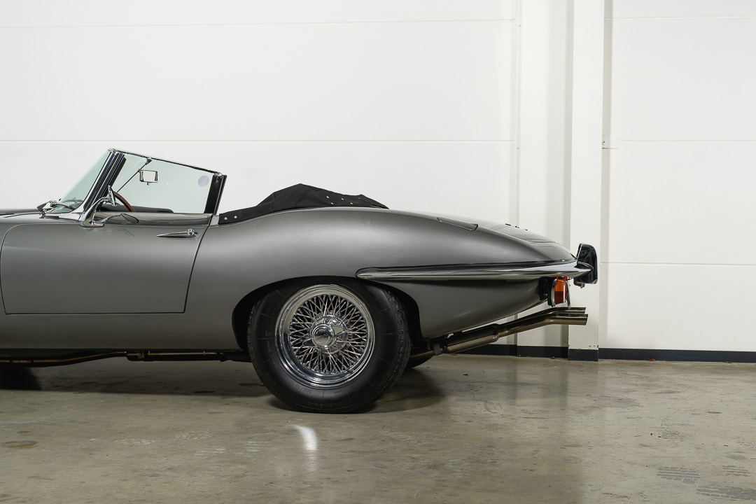 Jaguar E-type 4.2 OTS (Grijs) – 30