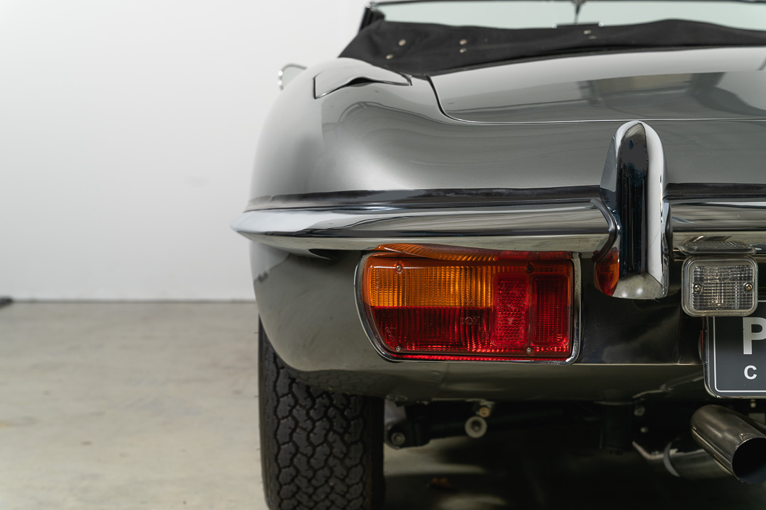 Jaguar E-type 4.2 OTS (Grijs) – 34