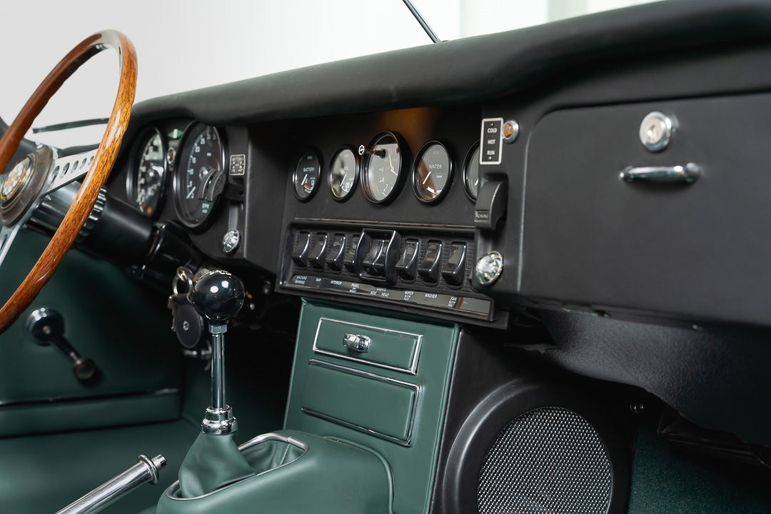 Jaguar E-type 4.2 OTS (Grijs) – 39