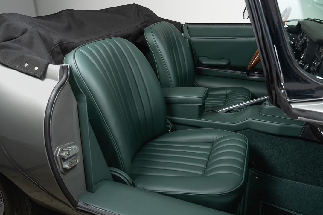 Jaguar E-type 4.2 OTS (Grijs) – 44