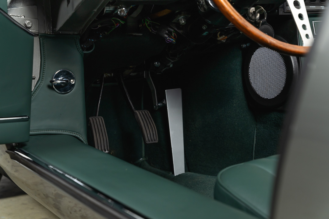 Jaguar E-type 4.2 OTS (Grijs) – 50