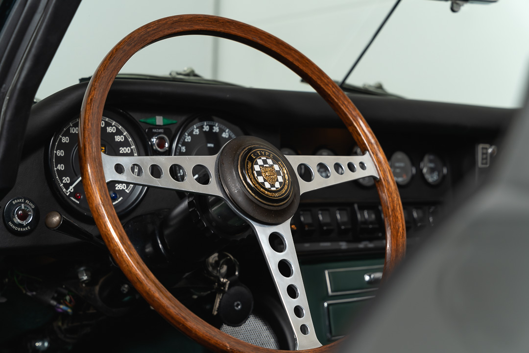 Jaguar E-type 4.2 OTS (Grijs) – 53