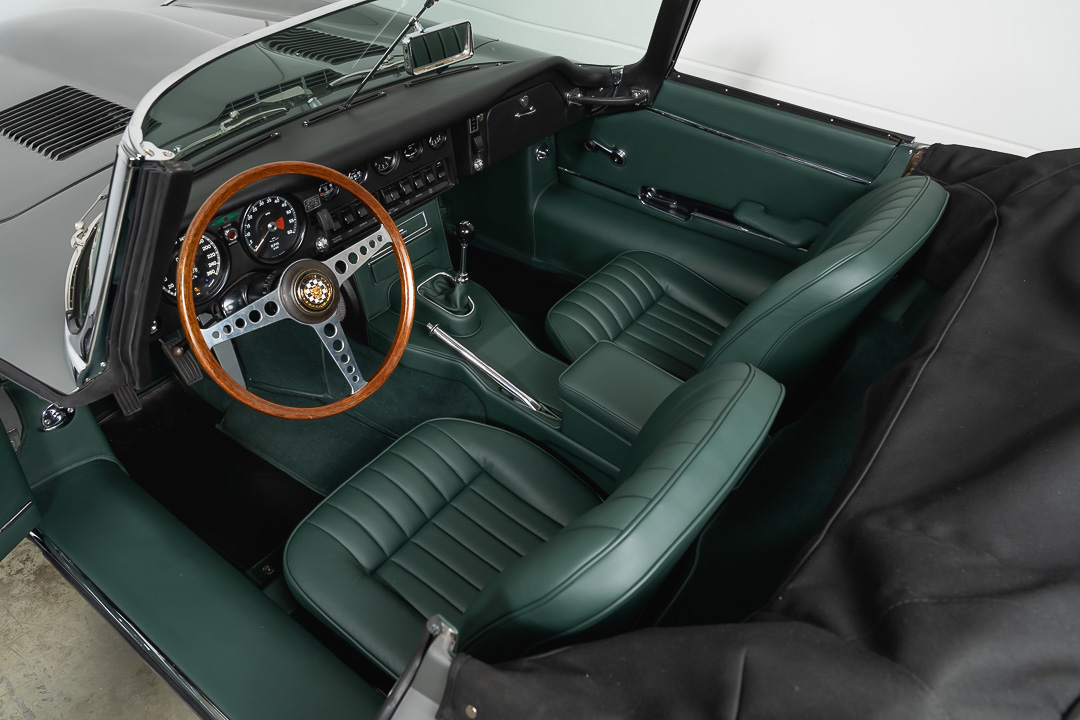Jaguar E-type 4.2 OTS (Grijs) – 56