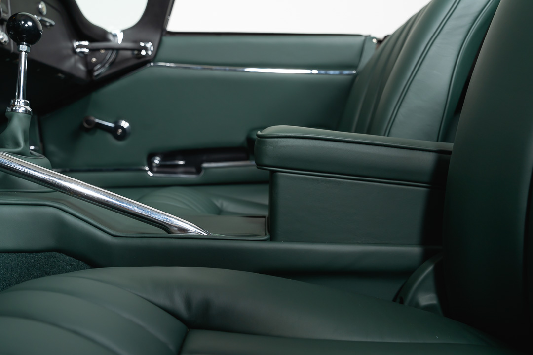 Jaguar E-type 4.2 OTS (Grijs) – 57