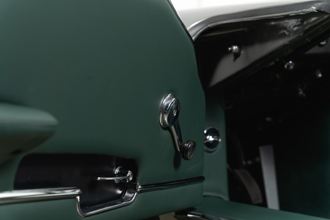 Jaguar E-type 4.2 OTS (Grijs) – 65
