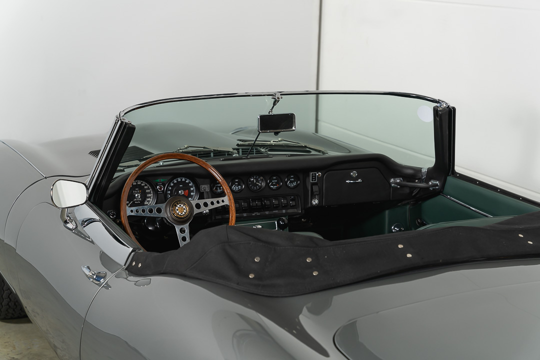 Jaguar E-type 4.2 OTS (Grijs) – 68