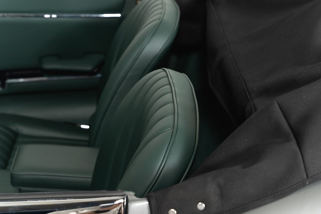 Jaguar E-type 4.2 OTS (Grijs) – 70