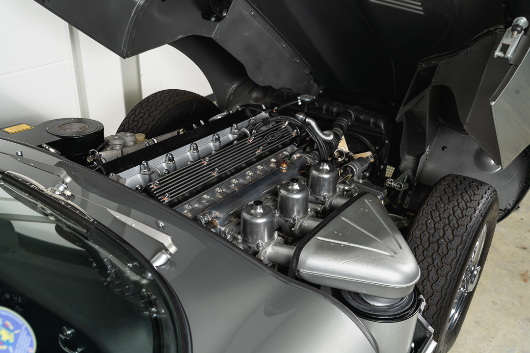 Jaguar E-type 4.2 OTS (Grijs) – 86