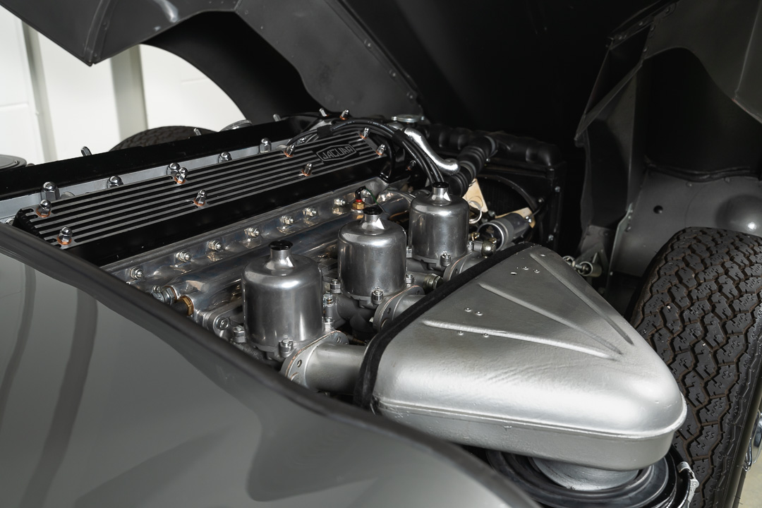 Jaguar E-type 4.2 OTS (Grijs) – 72