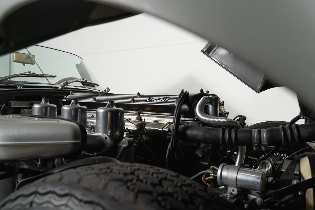 Jaguar E-type 4.2 OTS (Grijs) – 74