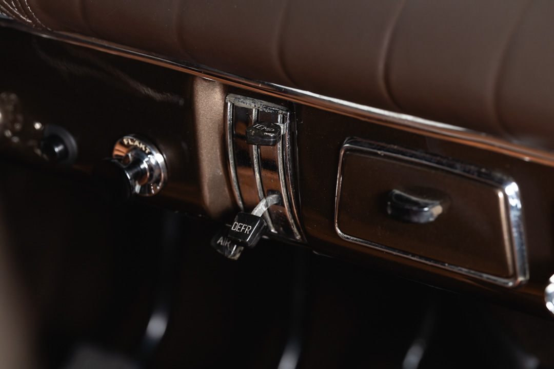 Volvo Amazon interior – 24