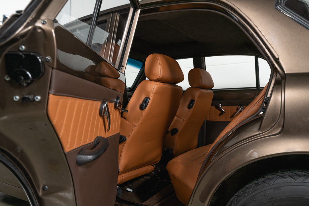Volvo Amazon interior – 40