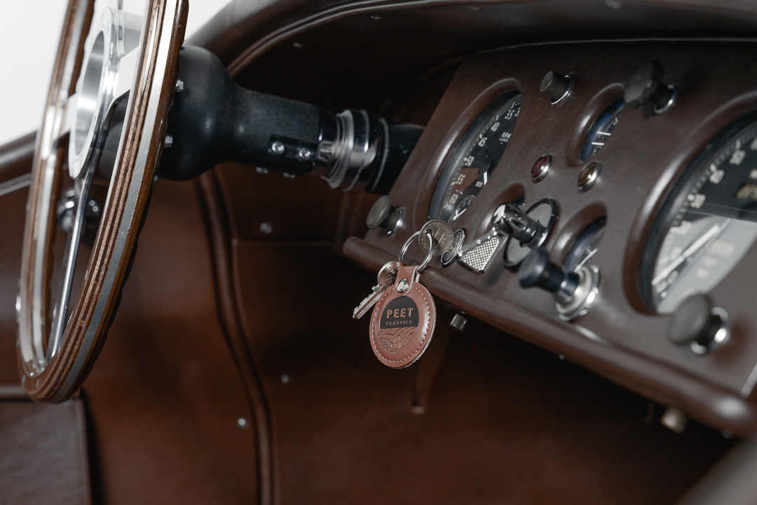 Jaguar XK 120 OTS Interior project – 18