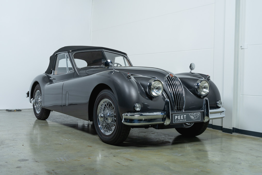 Jaguar XK 140 DHC Interior – 2