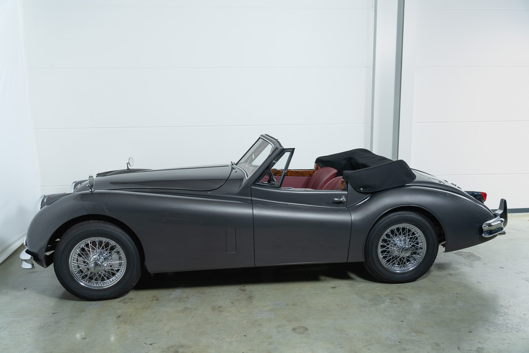 Jaguar XK 140 DHC Interior – 13