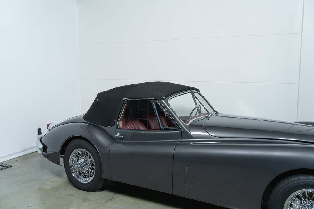 Jaguar XK 140 DHC Interior – 14